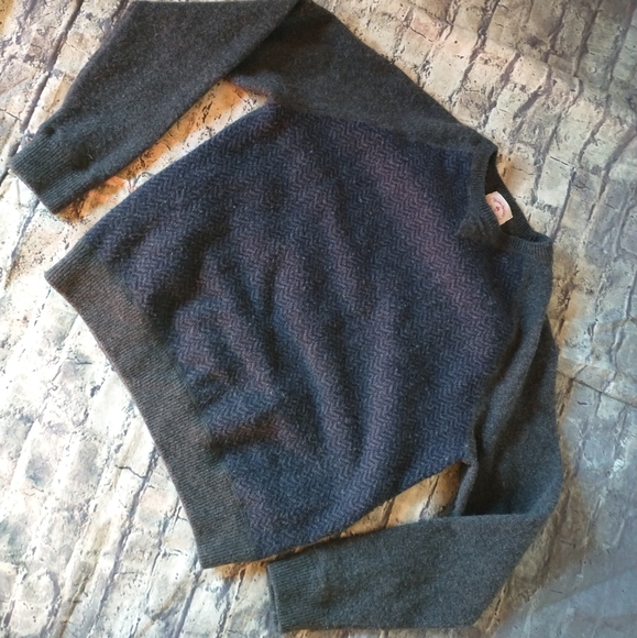 Brooks Brothers 100% wool sweater Boys.